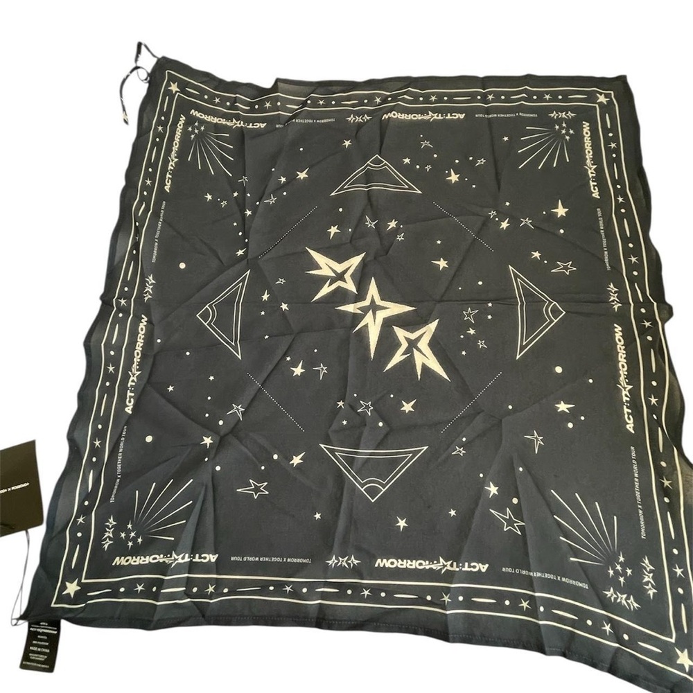 Tomorrow X Together Act: Tomorrow
Celestial Scarf - Picture 6 of 6